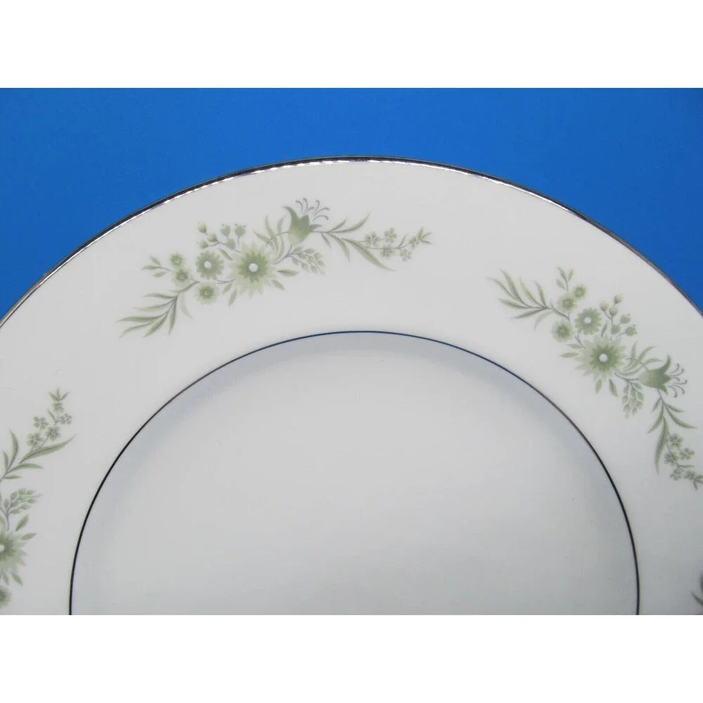 Wedgwood Bone China England Westbury Pattern Salad Plates 8
